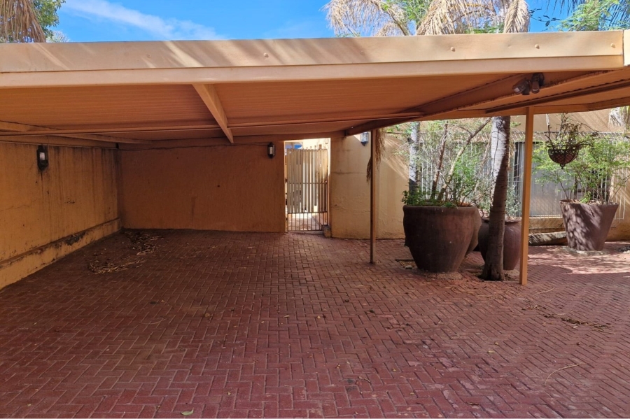 4 Bedroom Property for Sale in Wilkoppies North West